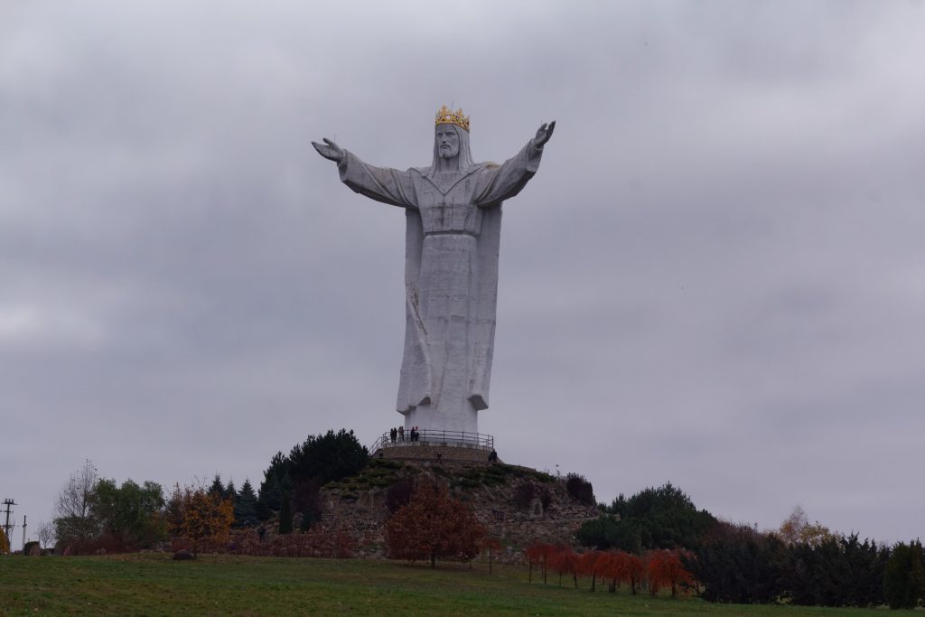 Estatua de Cristo Rey en Swiebodzin