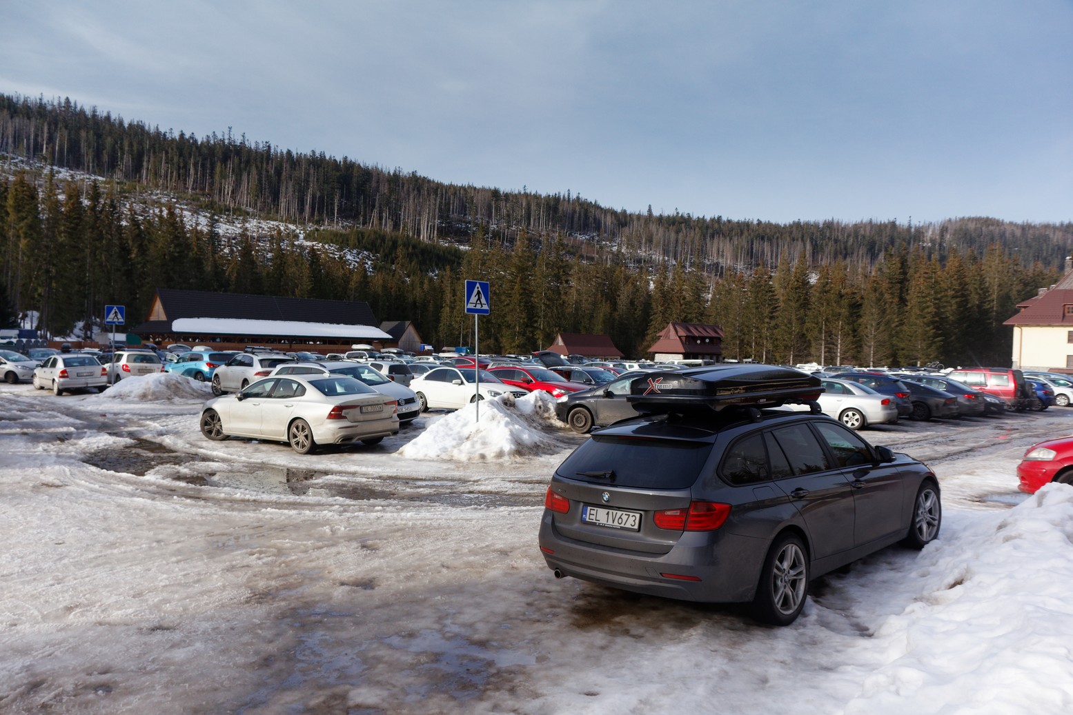 Od zajtra končí víkendová sloboda v obľúbenom stredisku. Nové pravidlá parkovania vyžadujú platbu 7 dní v týždni. Ak nezaplatíte, hrozí vám pokuta 70 €.